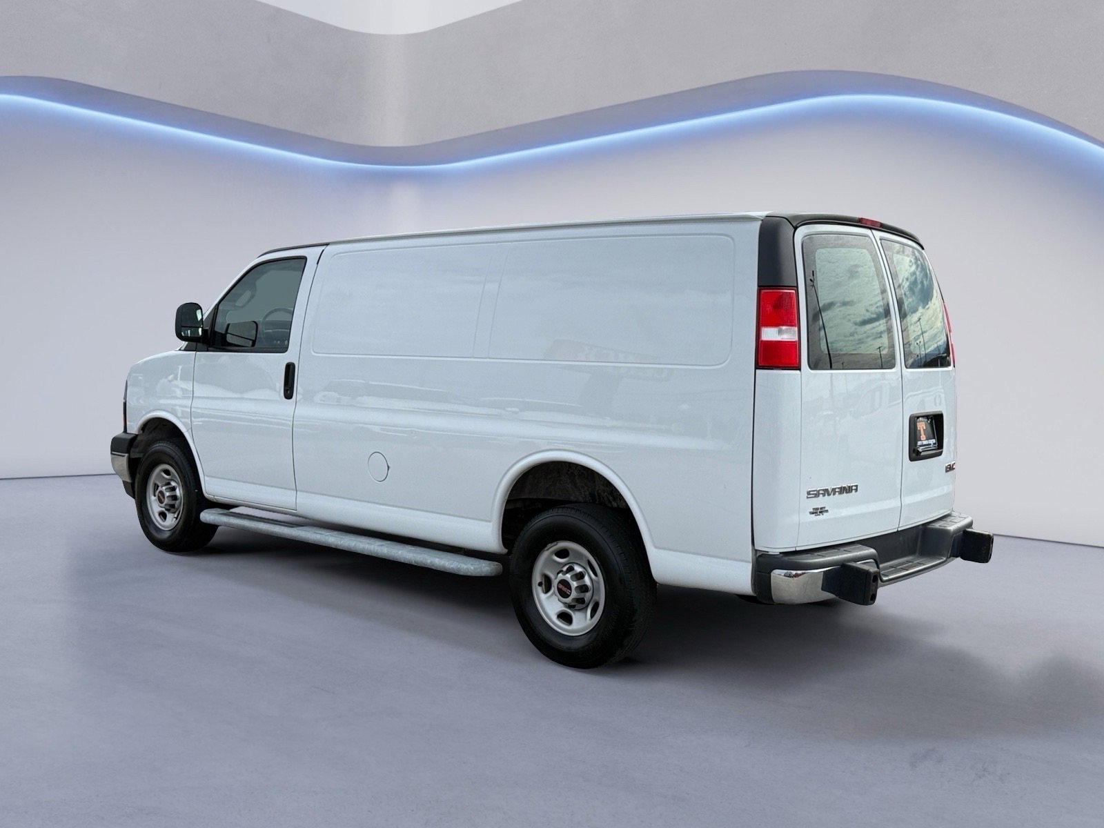 2023 Gmc Savana Cargo 2500 photo 3