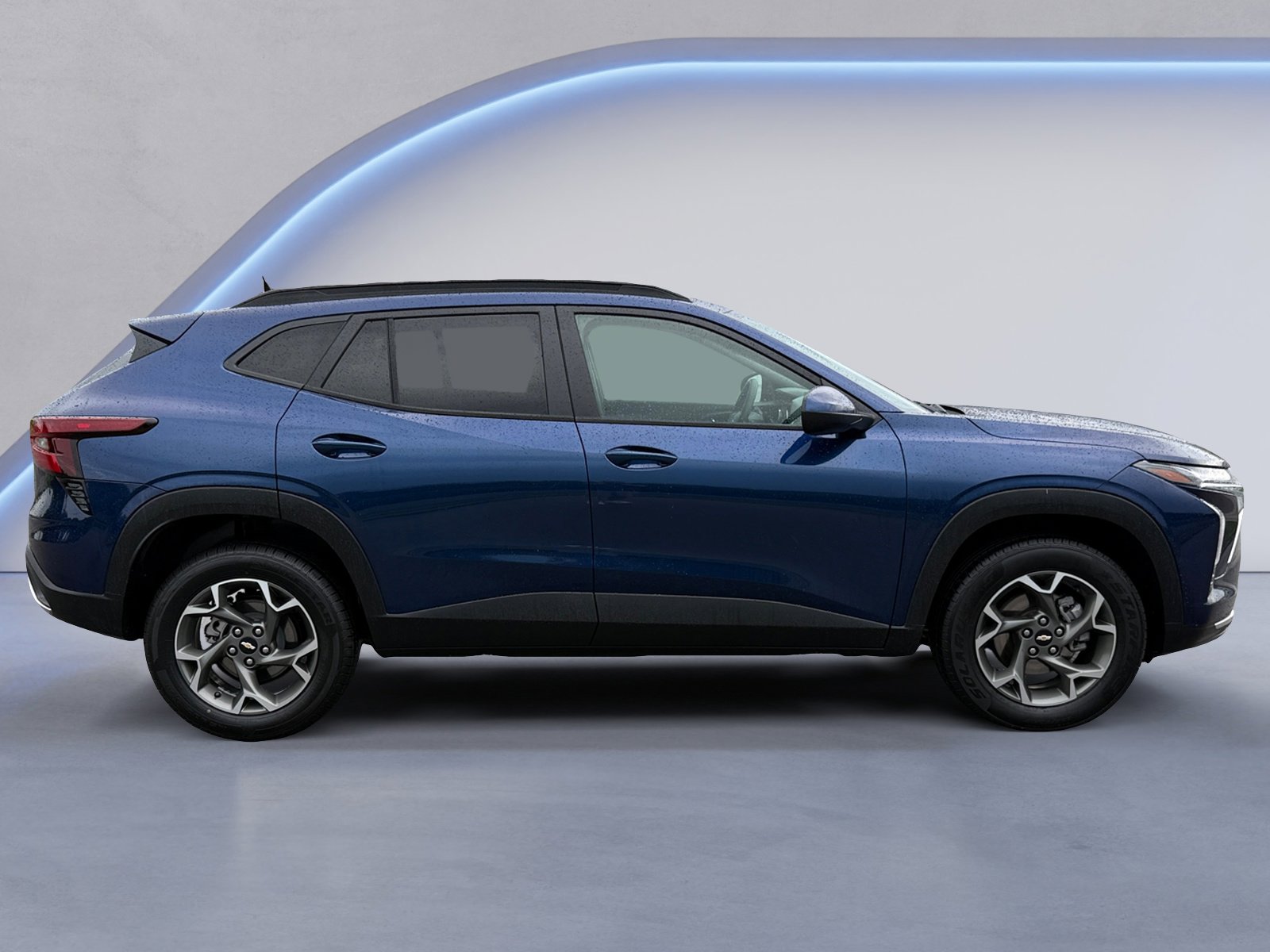 2024 Chevrolet Trax LT photo 2