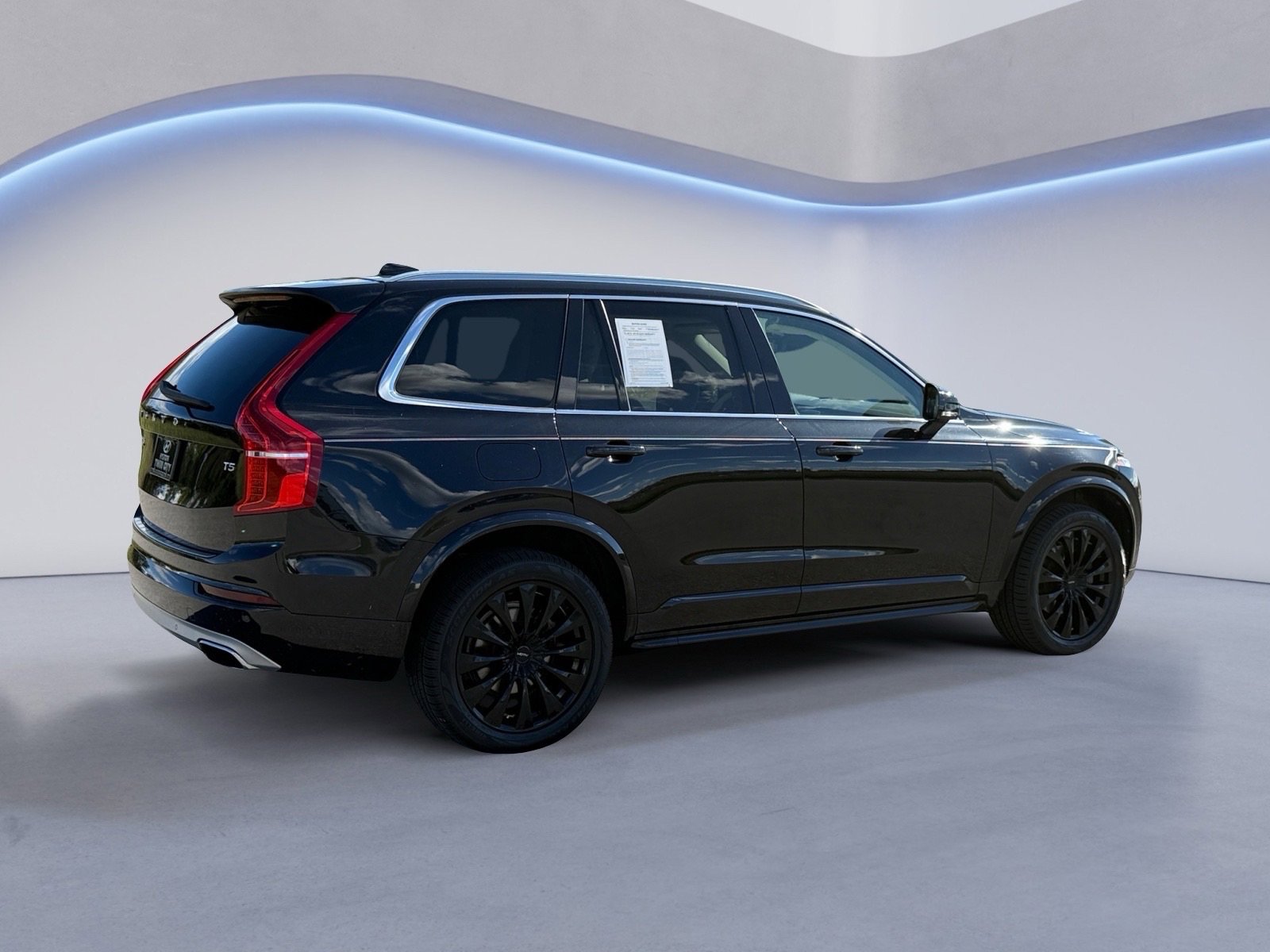 2020 Volvo XC90 T5 Momentum photo 3