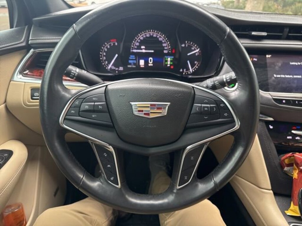 Used 2017 Cadillac XT5 Luxury AWD SUV