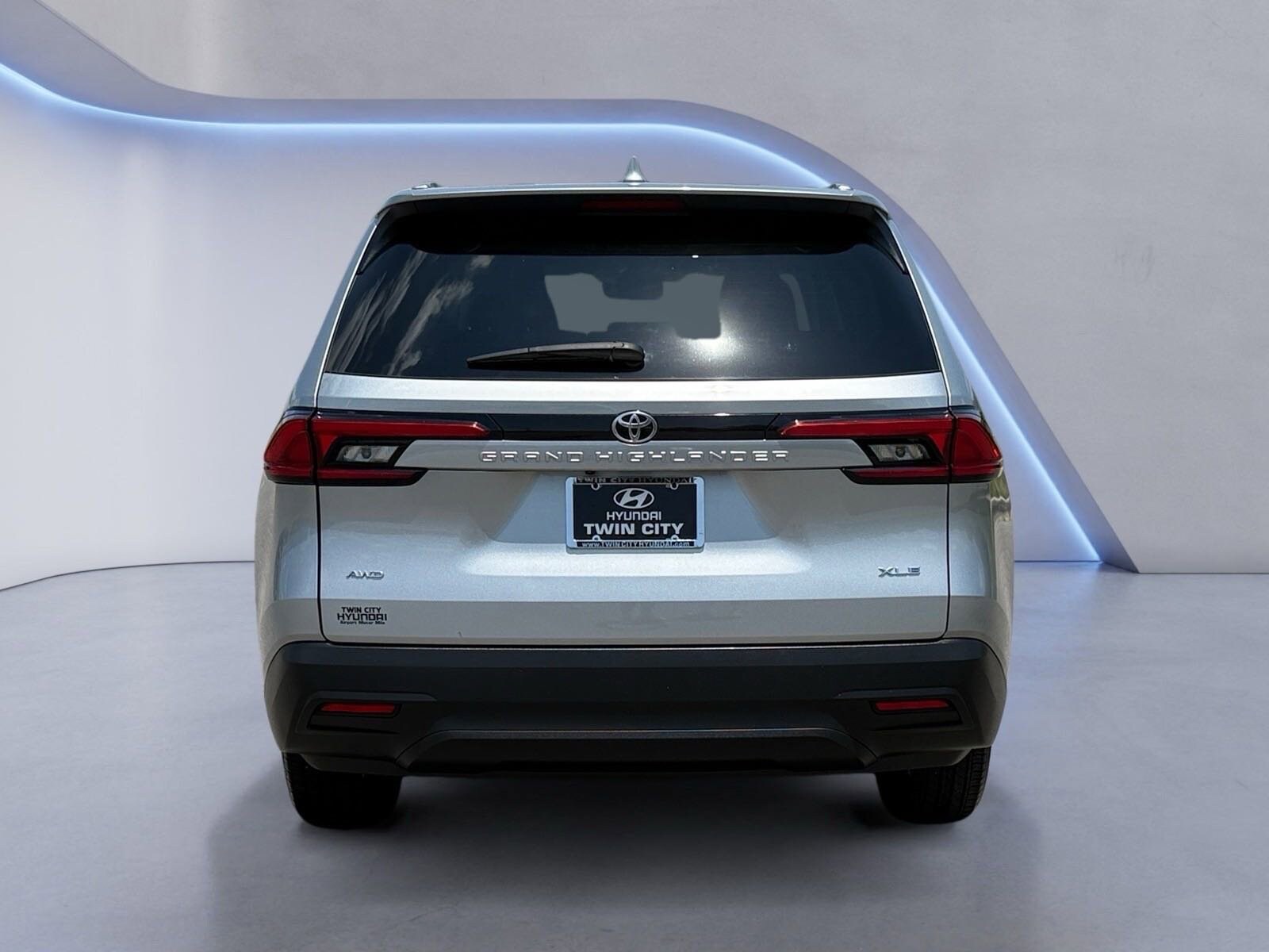 2024 Toyota Grand Highlander XLE AWD photo 3