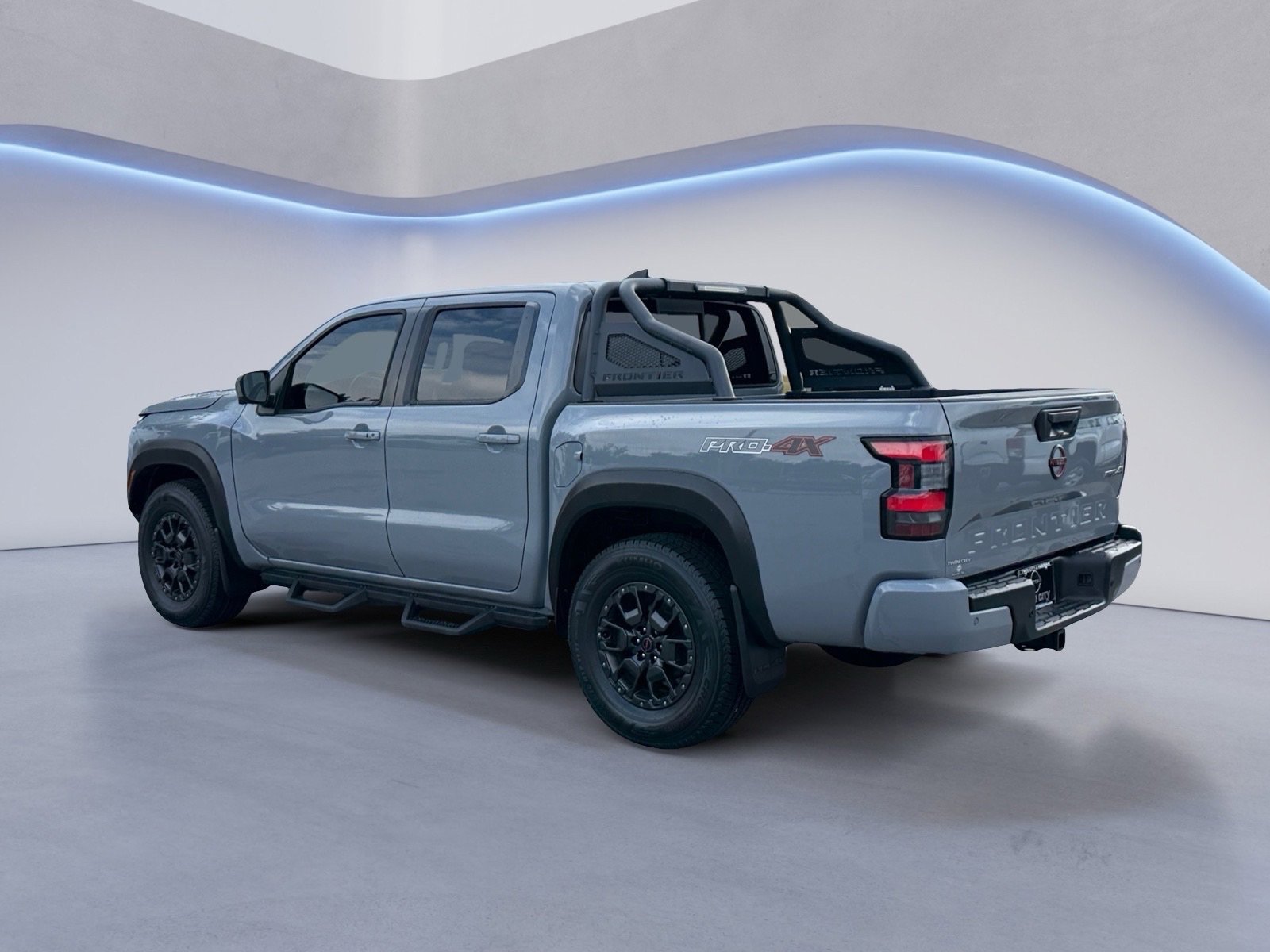 2022 Nissan Frontier Crew Cab PRO-4X photo 3