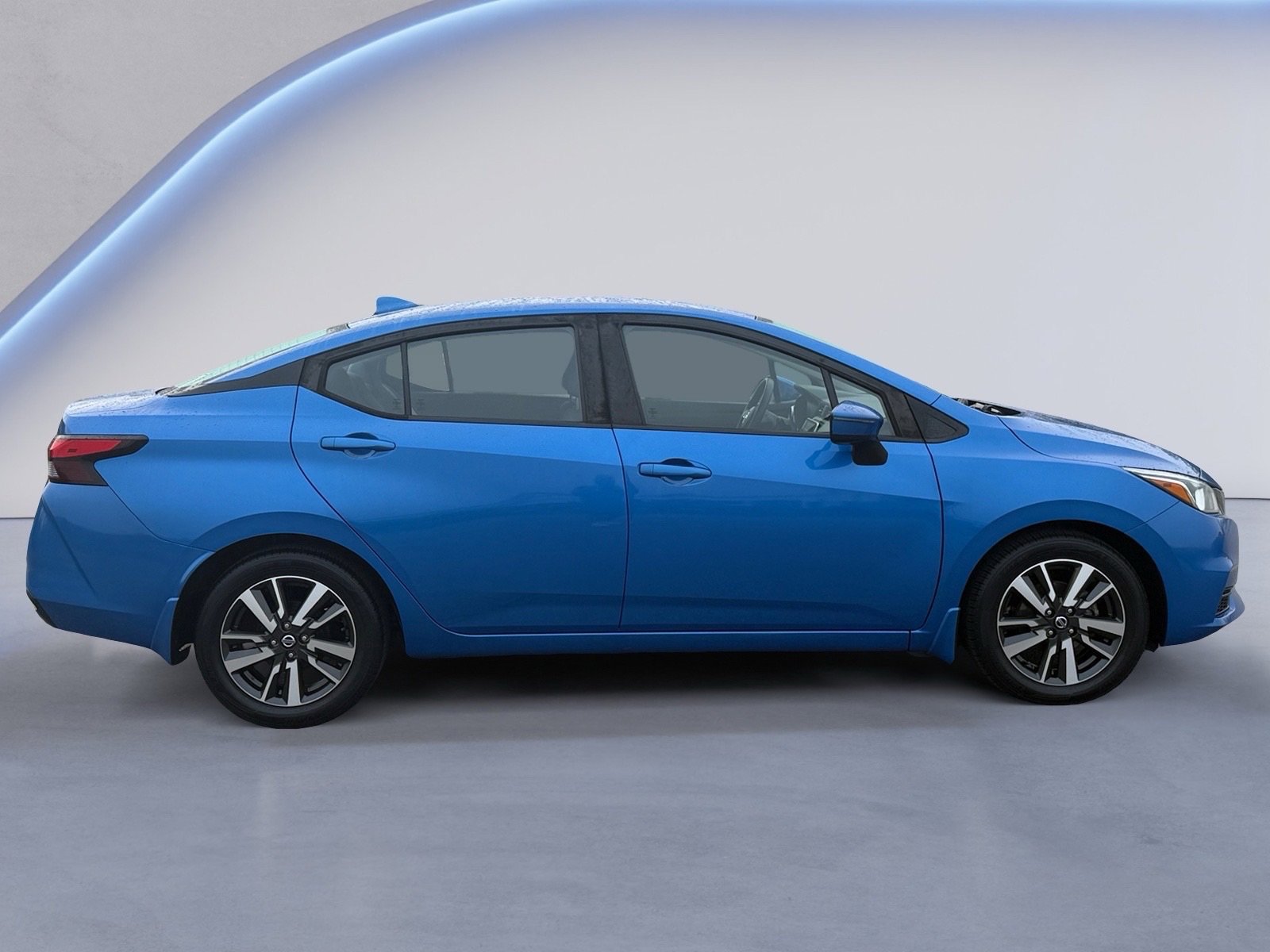 2020 Nissan Versa 1.6 SV photo 2