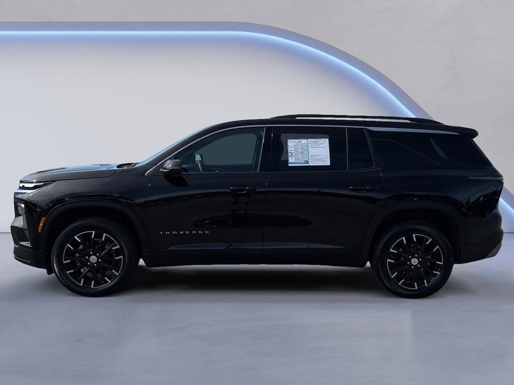Used 2025 Chevrolet Traverse FWD LT FWD LT