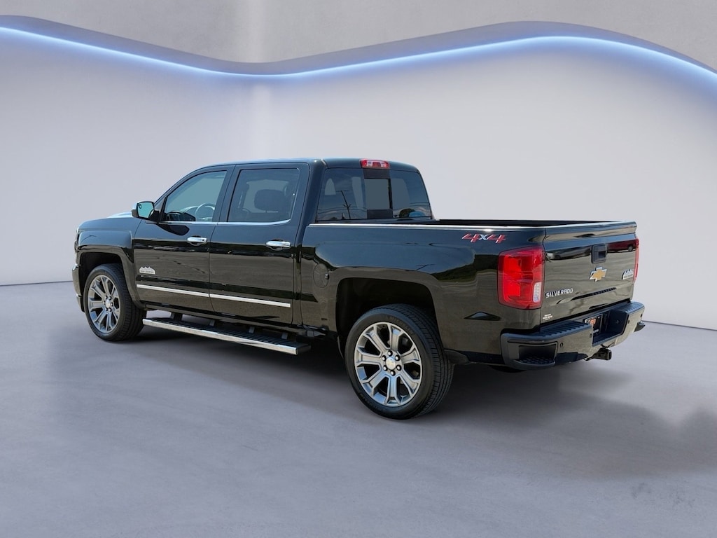 Used 2018 Chevrolet Silverado 1500 High Country 4WD Crew Cab 143.5 High Country