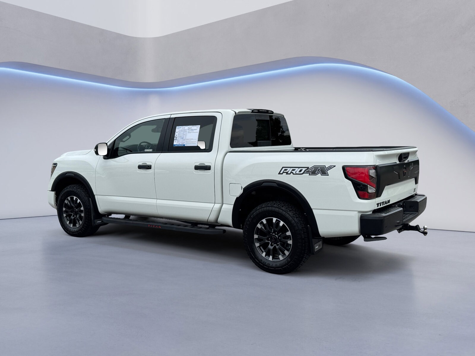 2021 Nissan Titan PRO-4X photo 3