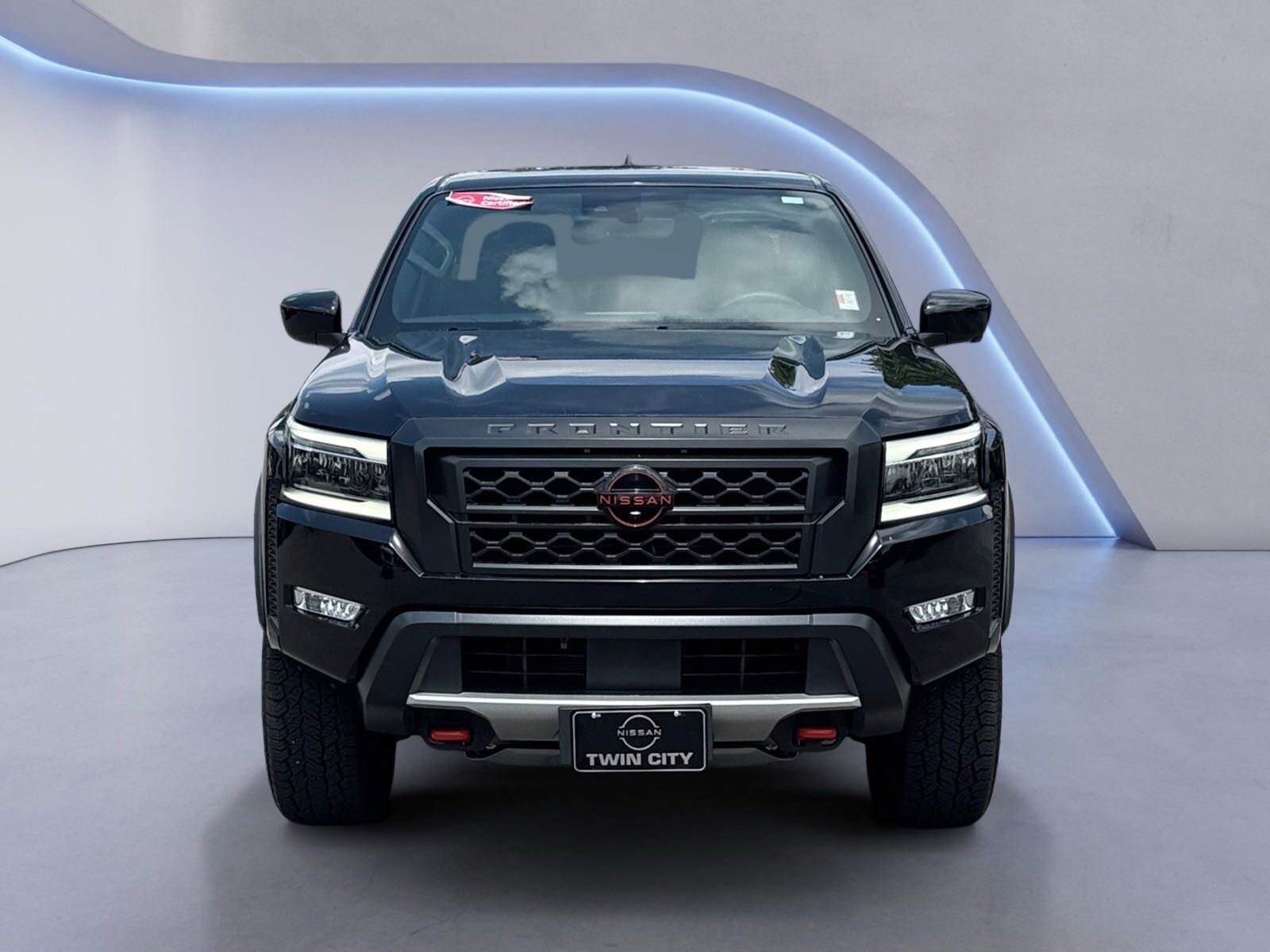 2024 Nissan Frontier PRO-4X Crew Cab photo 2