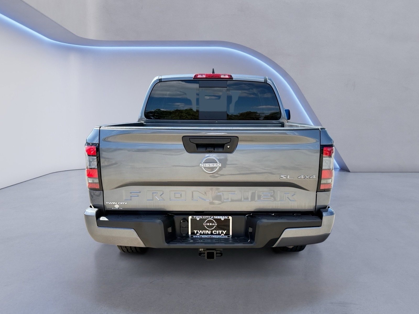 2024 Nissan Frontier Crew Cab SL photo 4