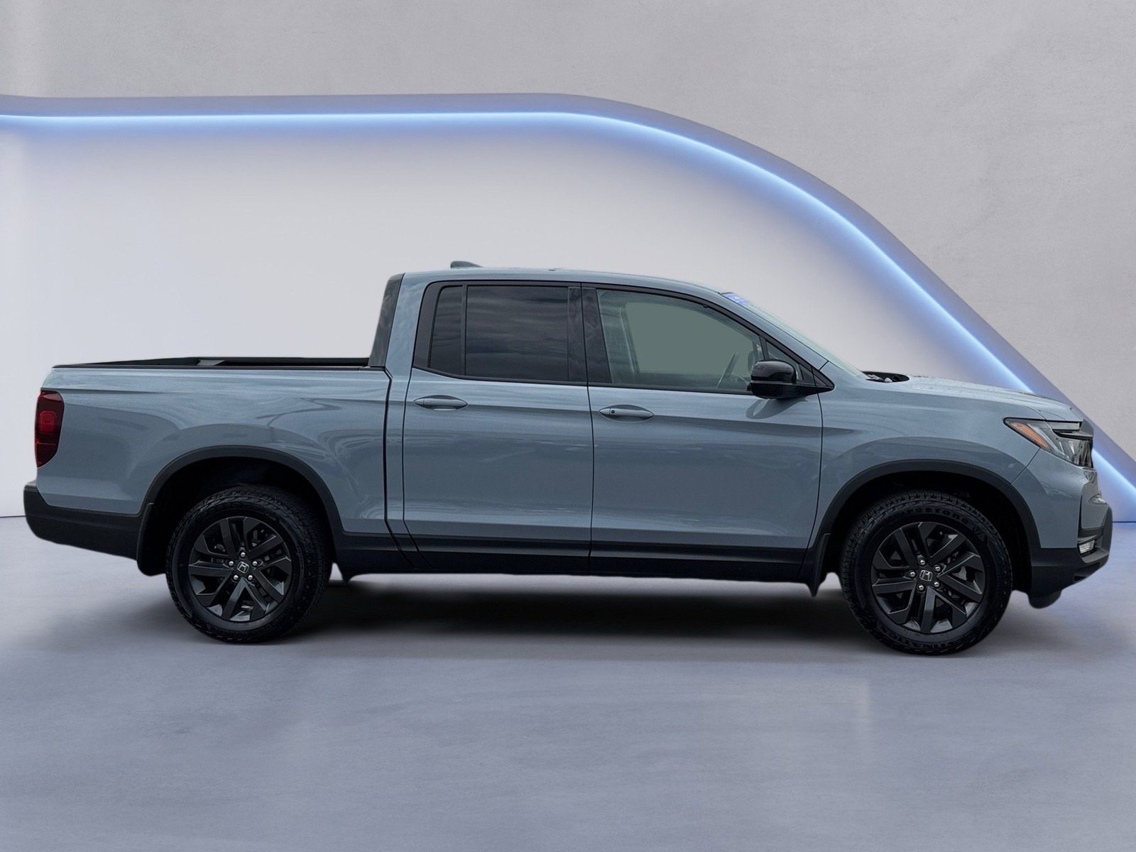2025 Honda Ridgeline Sport photo 2