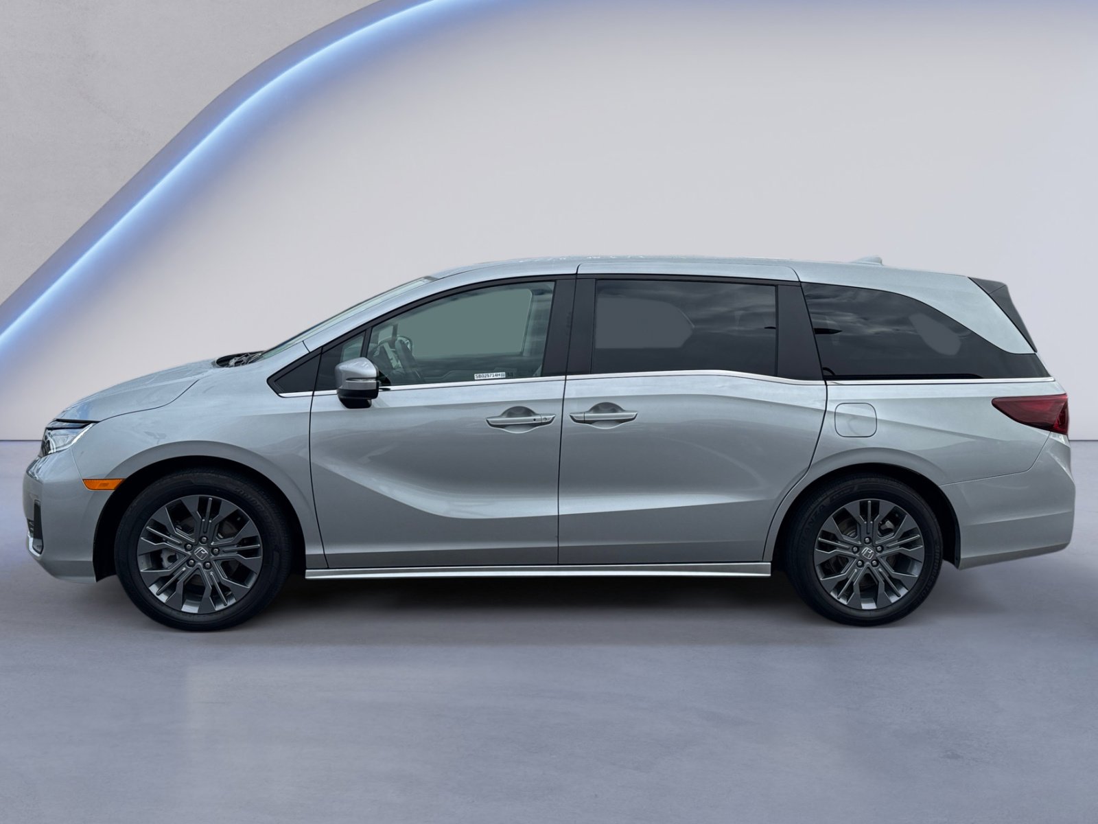 2025 Honda Odyssey Touring photo 3