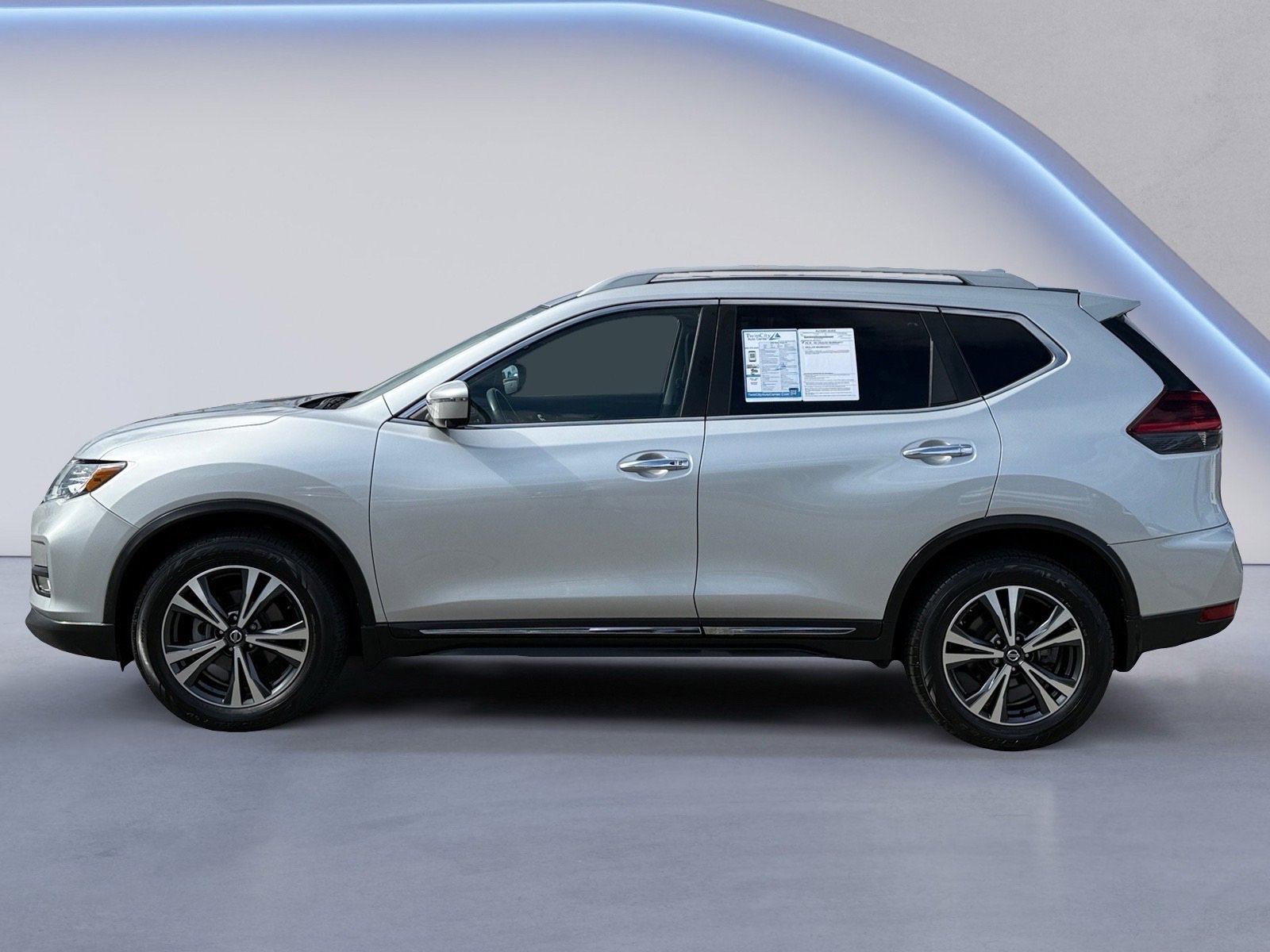 2018 Nissan Rogue SL photo 2