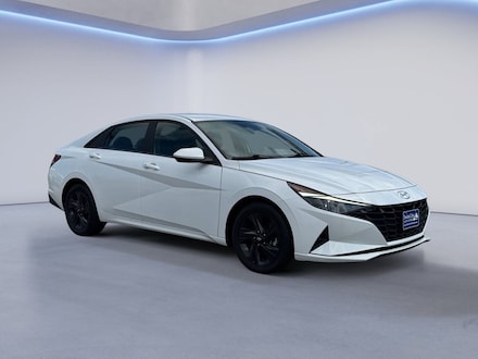 2023 Hyundai Elantra SEL Sedan
