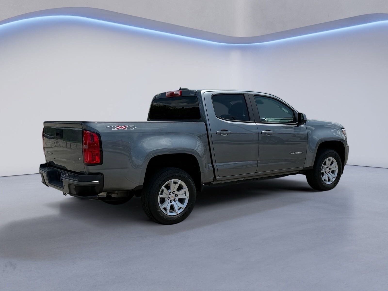 2022 Chevrolet Colorado LT photo 3