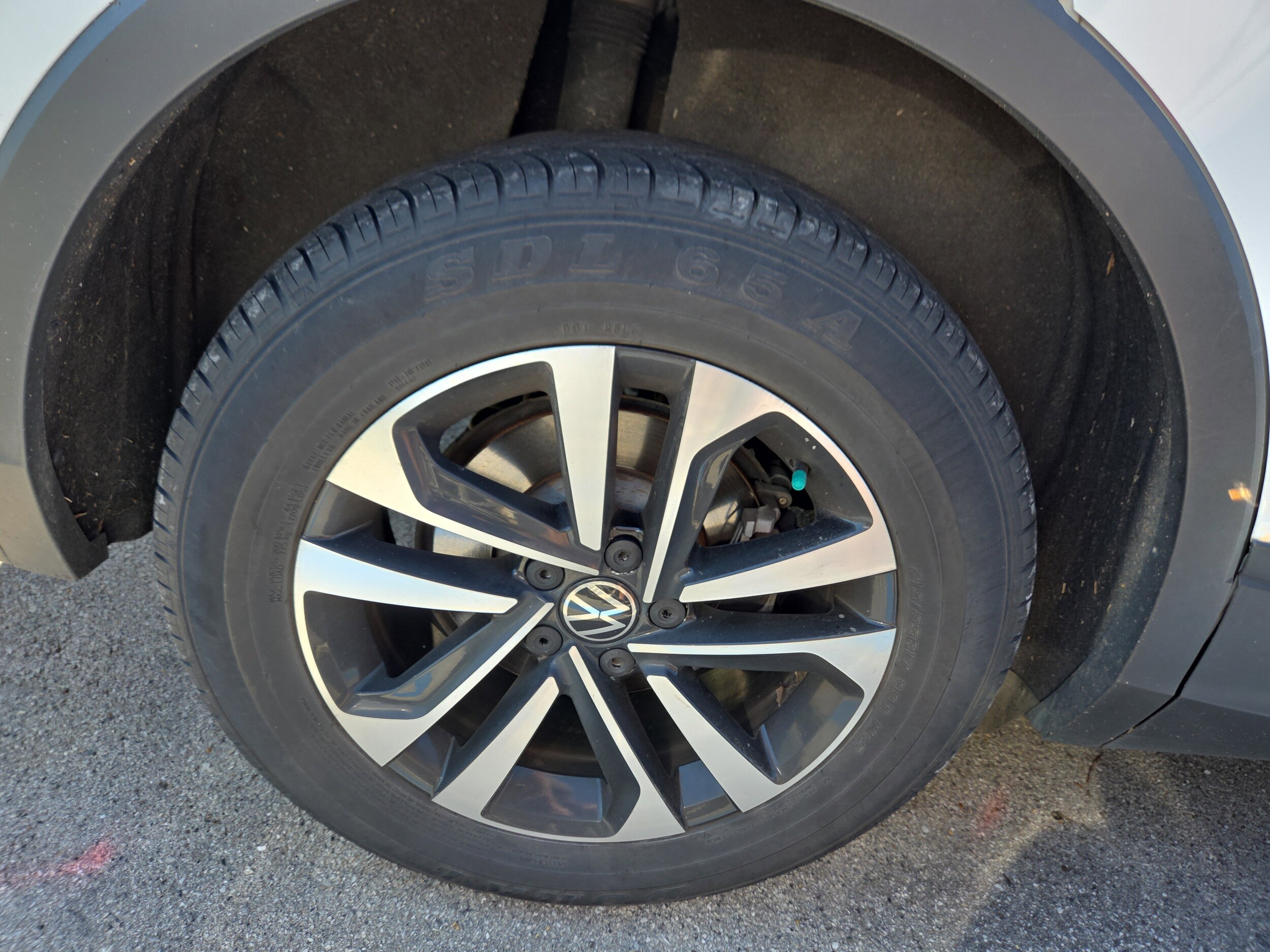 2023 Volkswagen Tiguan S photo 3