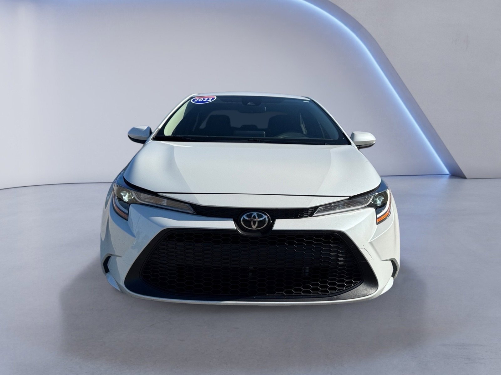 2022 Toyota Corolla LE photo 2