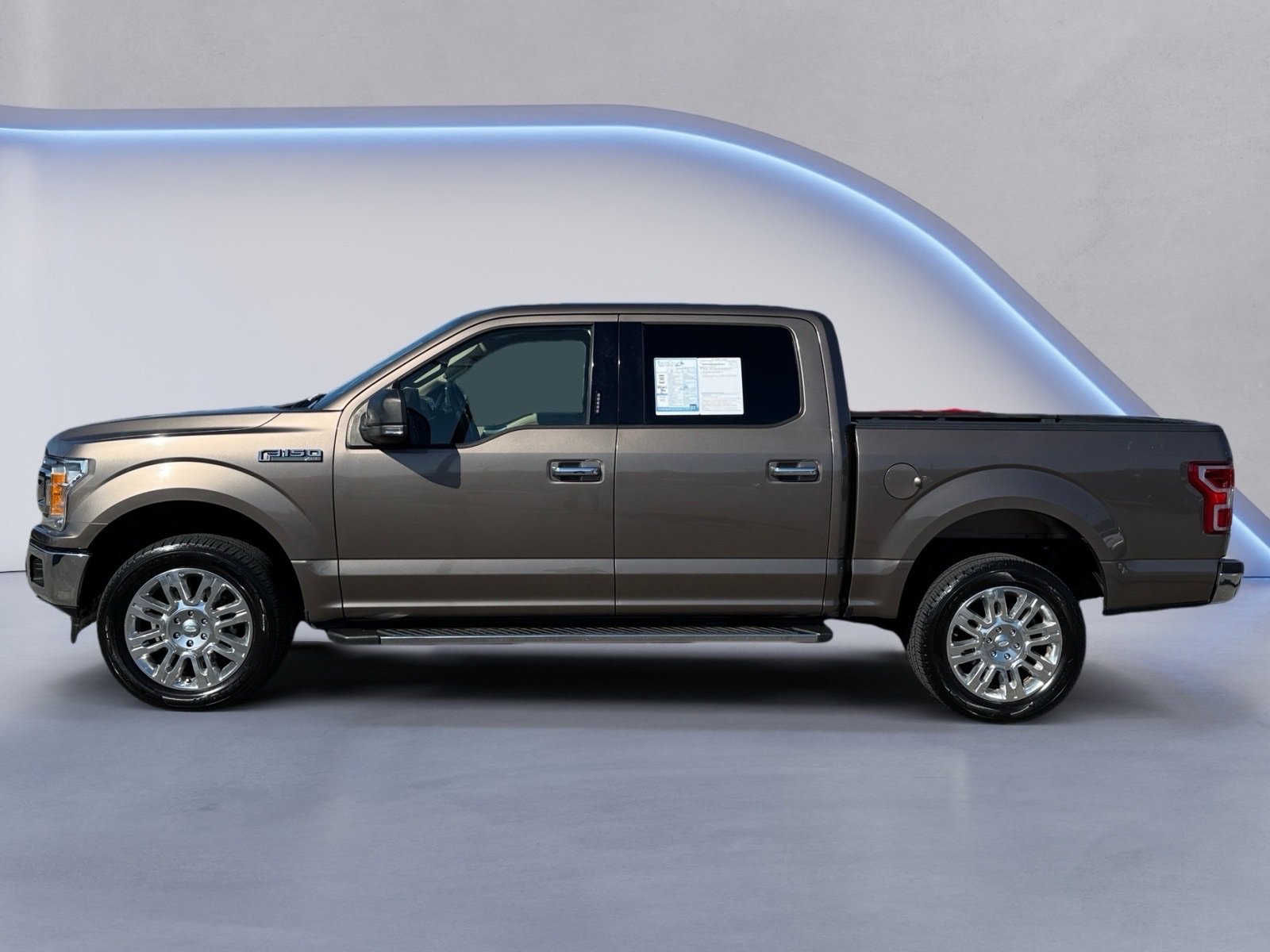2018 Ford F-150 XLT photo 2