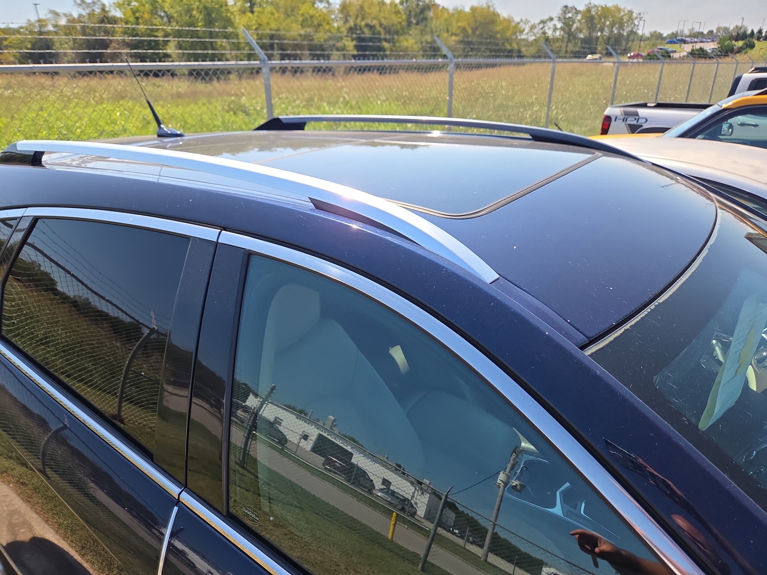 2010 Cadillac SRX Luxury photo 3