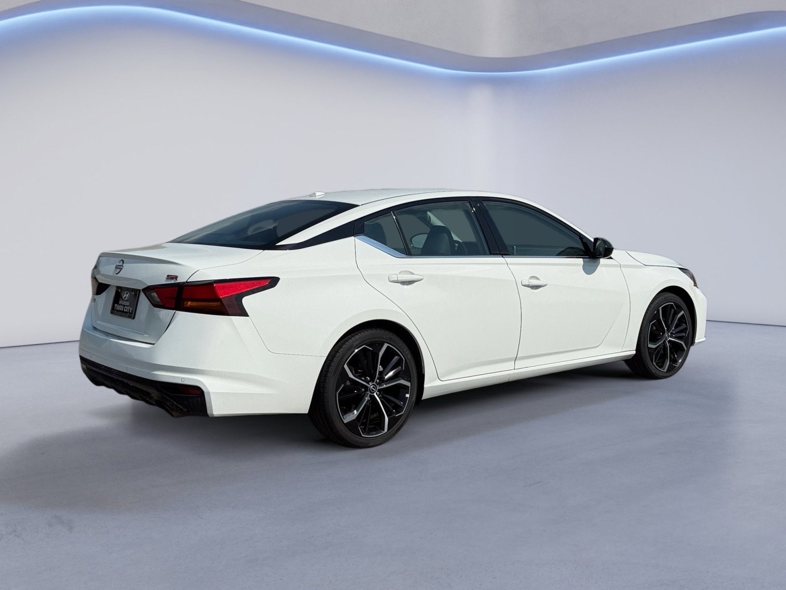 2023 Nissan Altima 2.5 SR photo 3