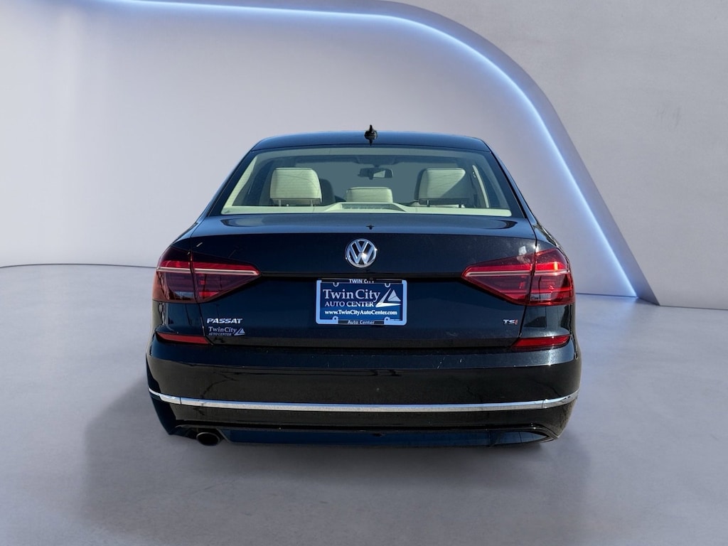 Used 2018 Volkswagen Passat R-Line Sedan
