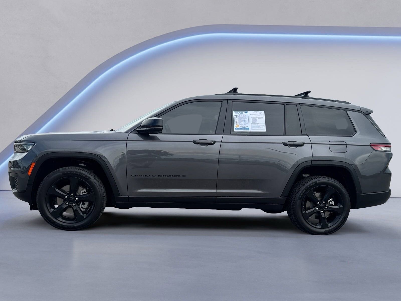2023 Jeep Grand Cherokee Altitude photo 2