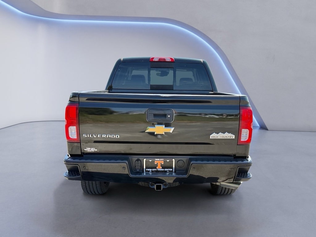 Used 2018 Chevrolet Silverado 1500 High Country 4WD Crew Cab 143.5 High Country