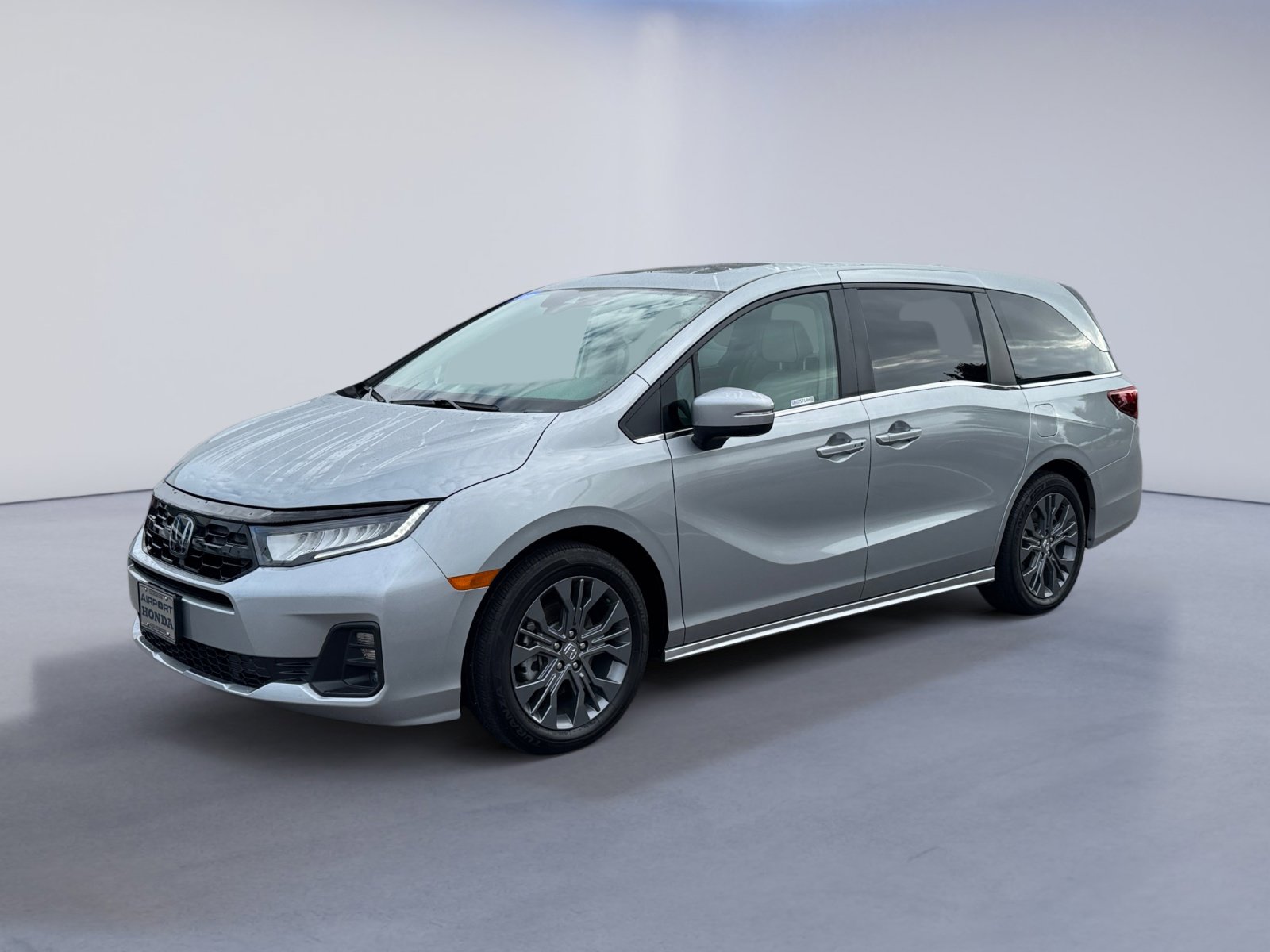 2025 Honda Odyssey Touring photo 2