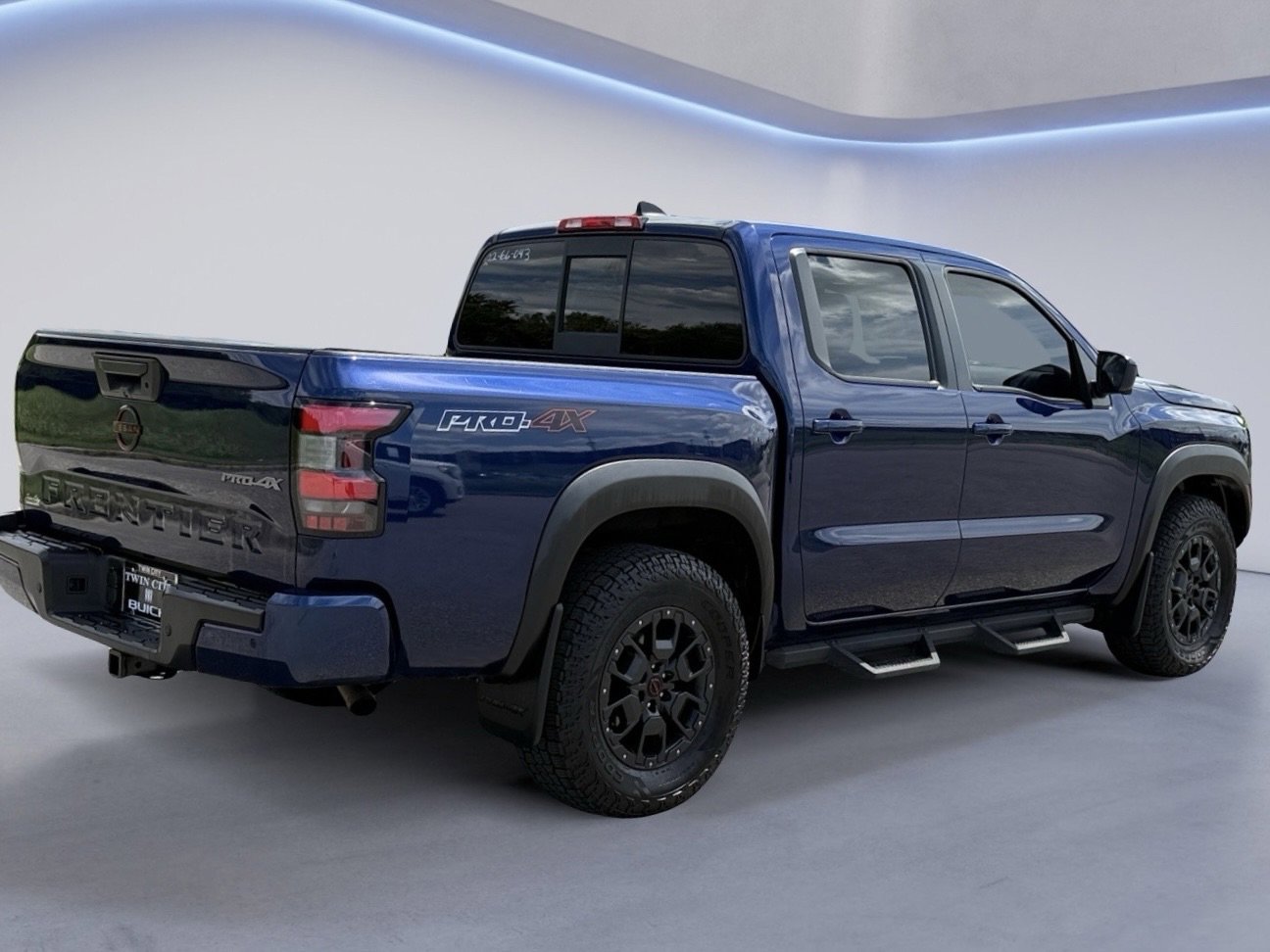 2022 Nissan Frontier Crew Cab PRO-4X photo 3