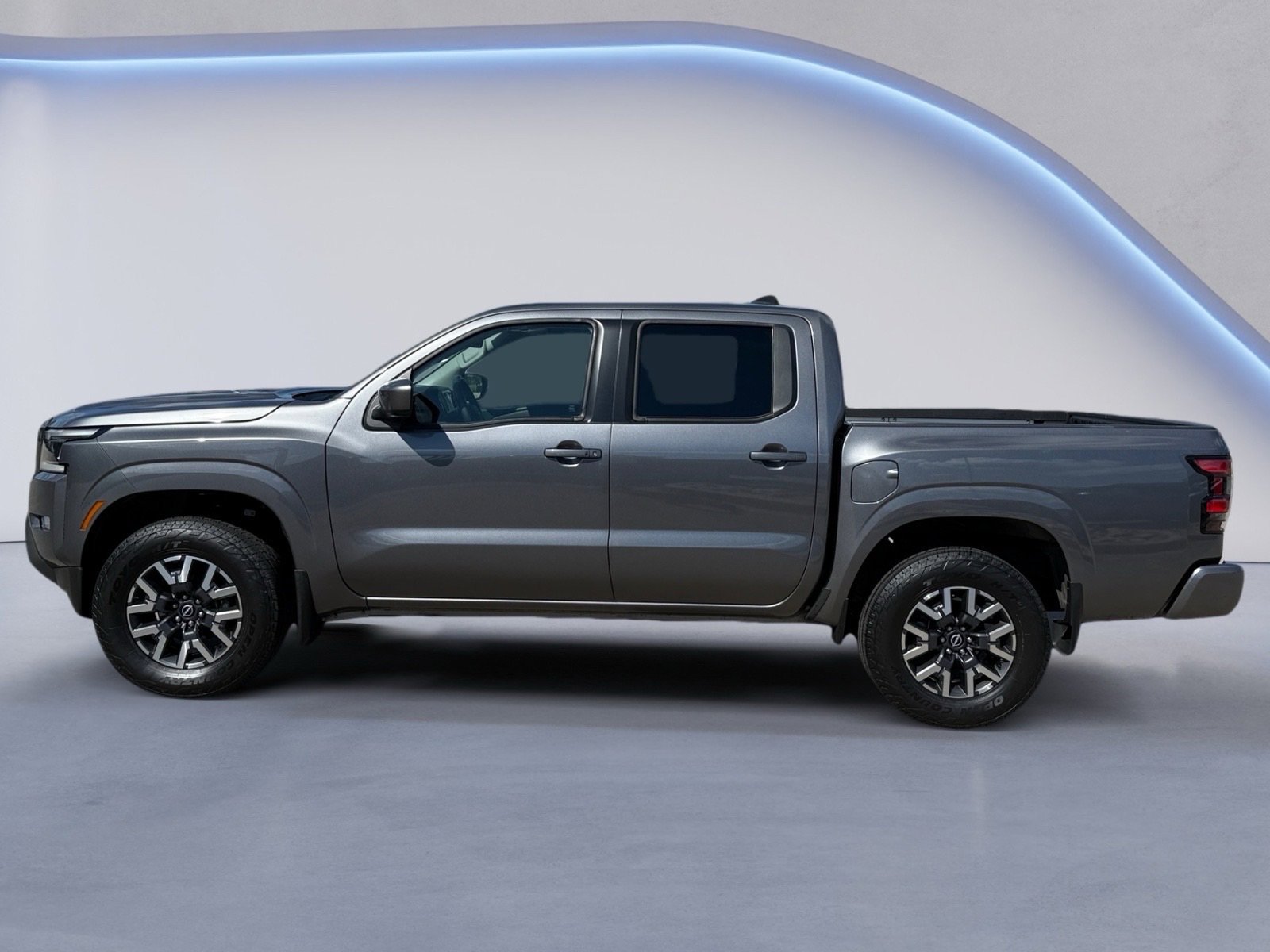2024 Nissan Frontier Crew Cab SL photo 2