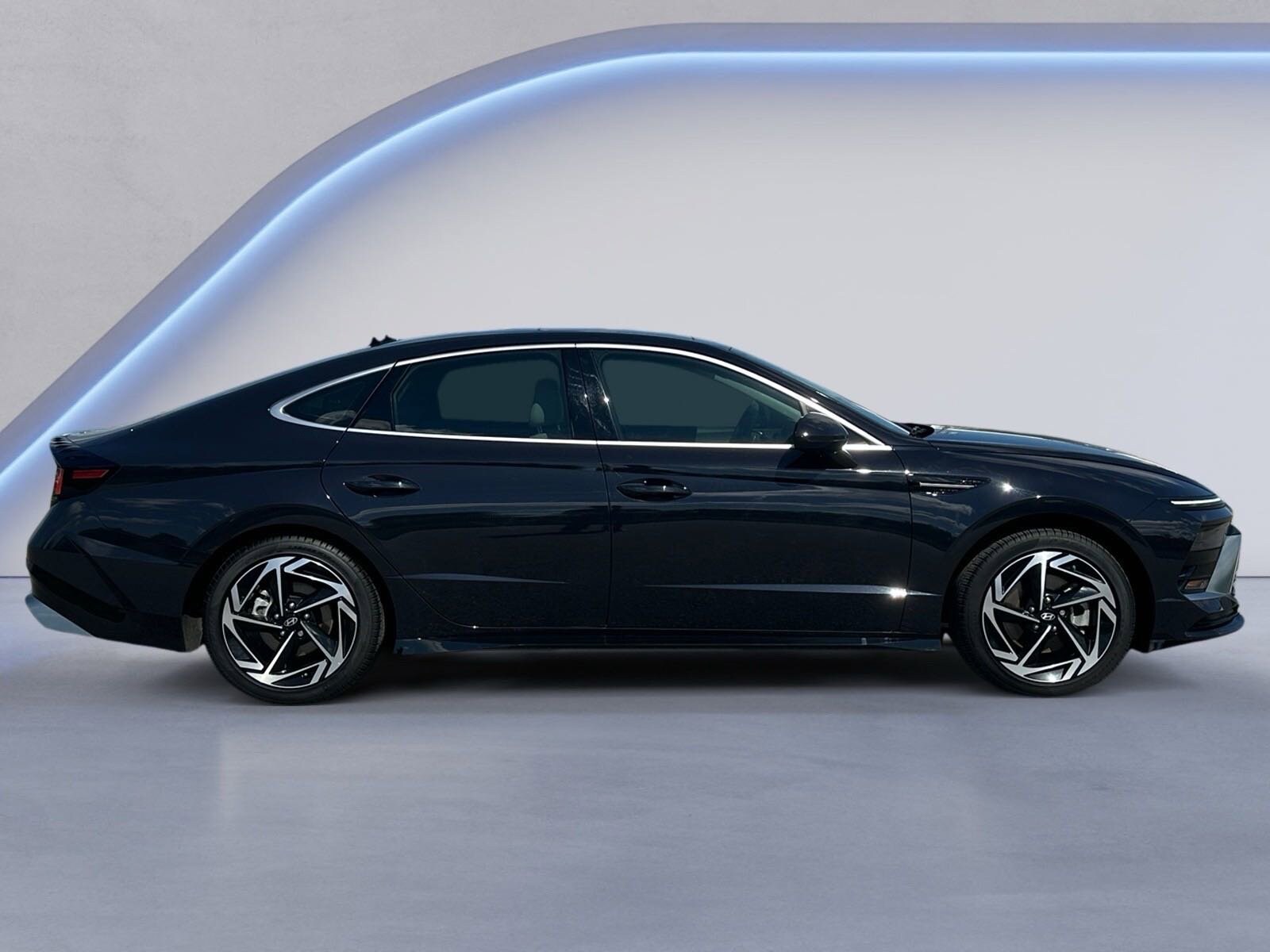 2024 Hyundai Sonata SEL Convenience photo 2