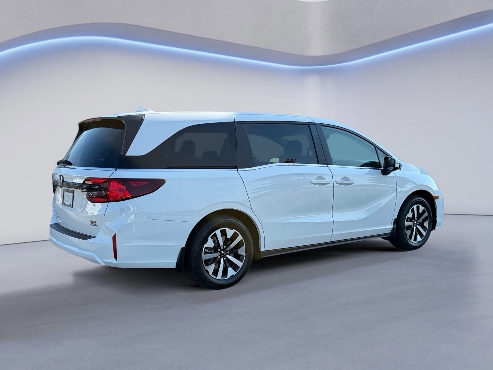 2026 Honda Odyssey EX-L photo 4