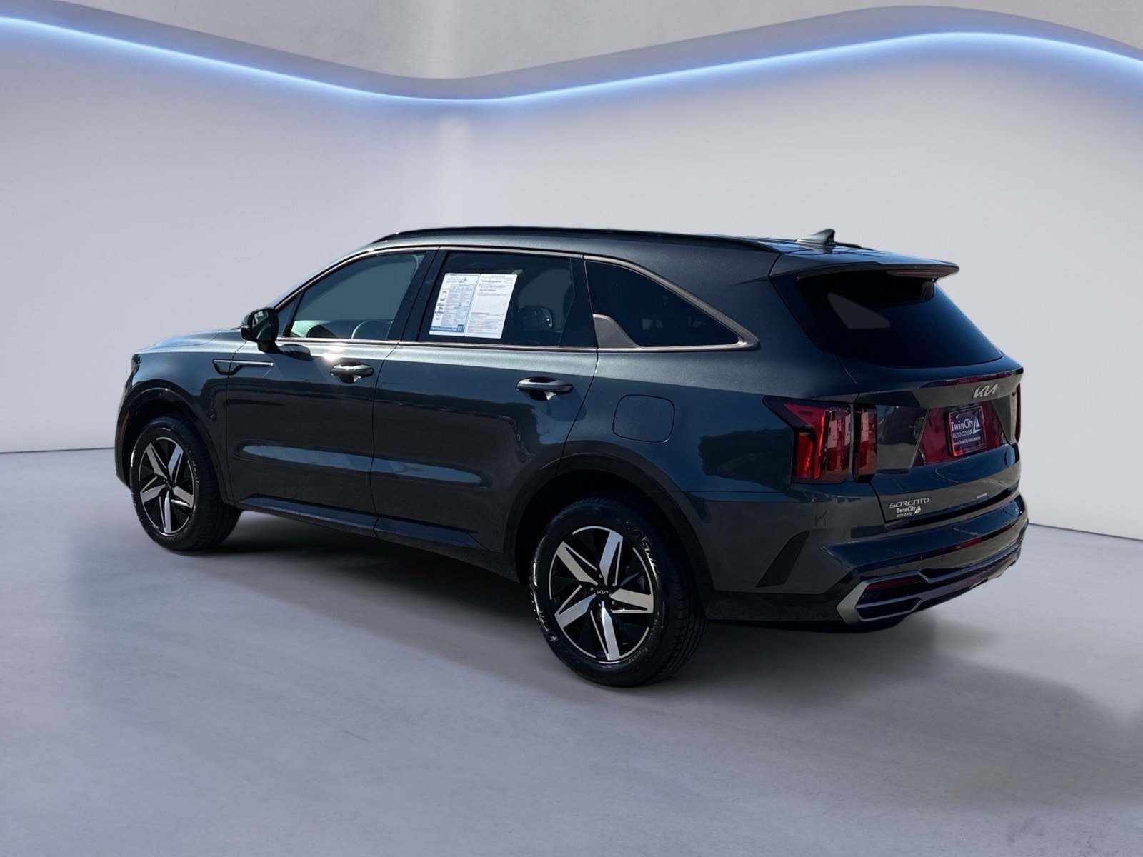 2023 Kia Sorento S photo 3