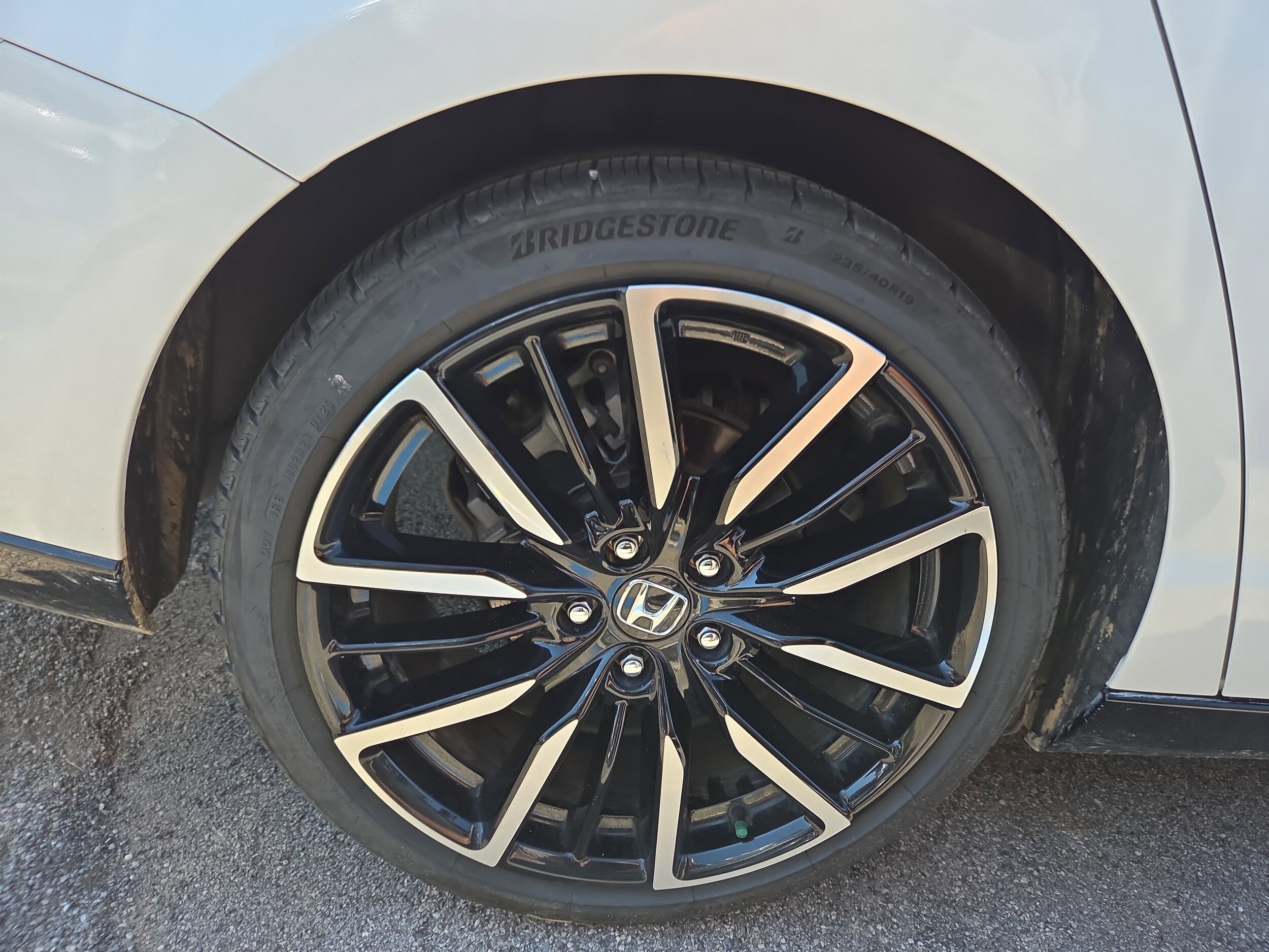 2023 Honda Accord Hybrid Touring photo 4