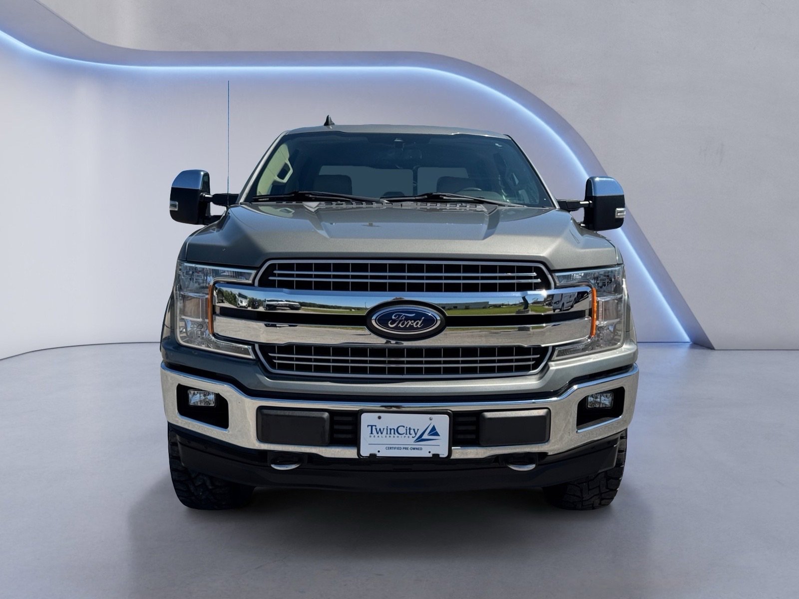 2019 Ford F-150 Lariat photo 2