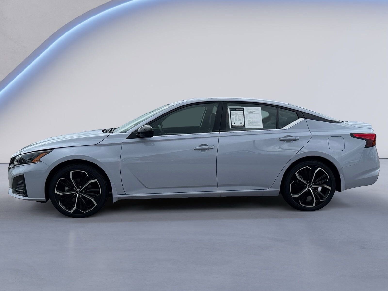 2025 Nissan Altima 2.5 SR photo 4
