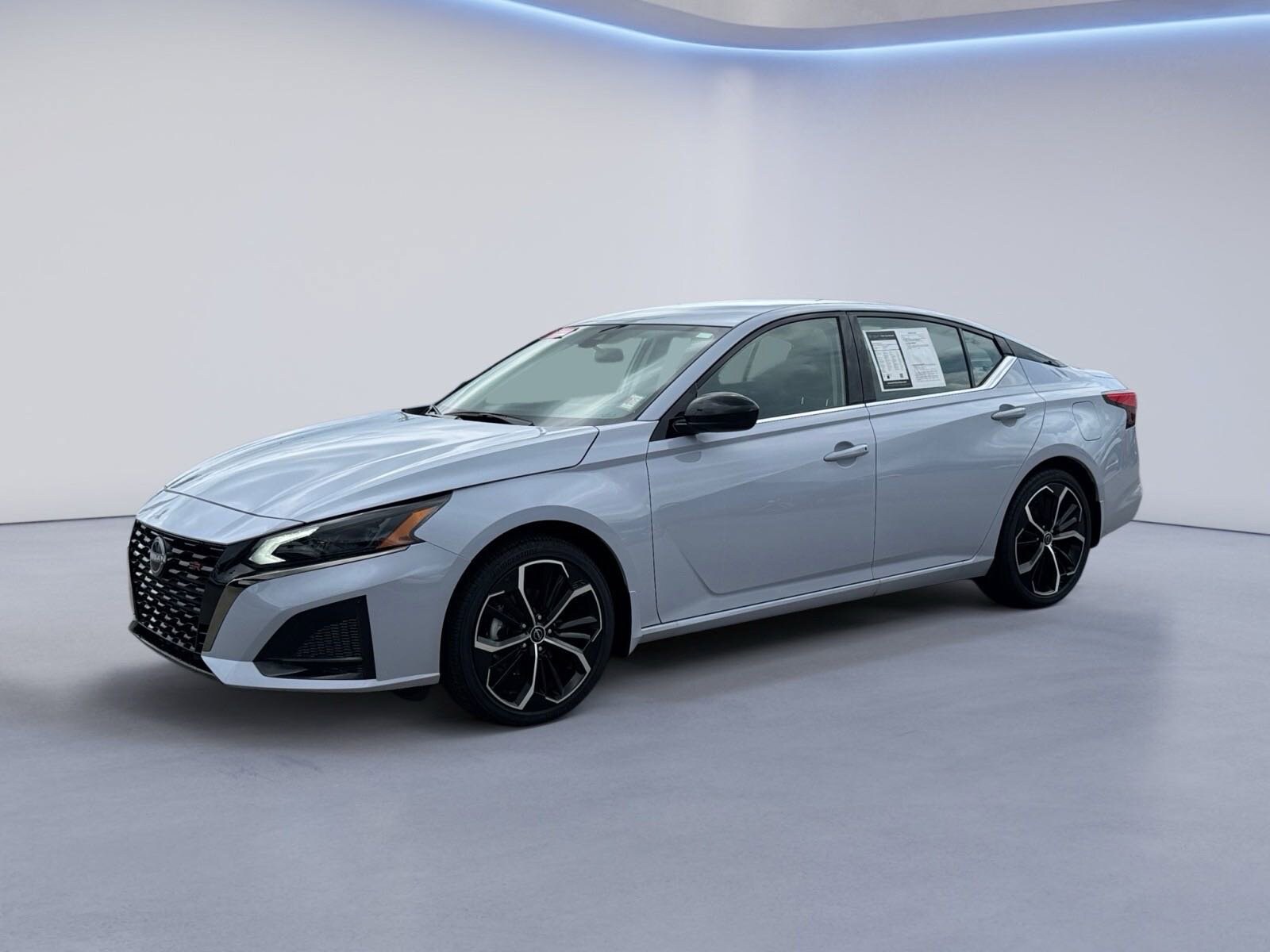 2025 Nissan Altima 2.5 SR photo 3