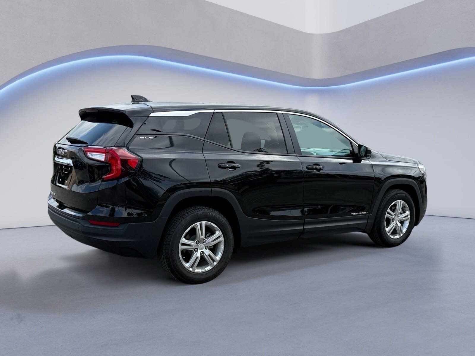 2024 Gmc Terrain SLE photo 2