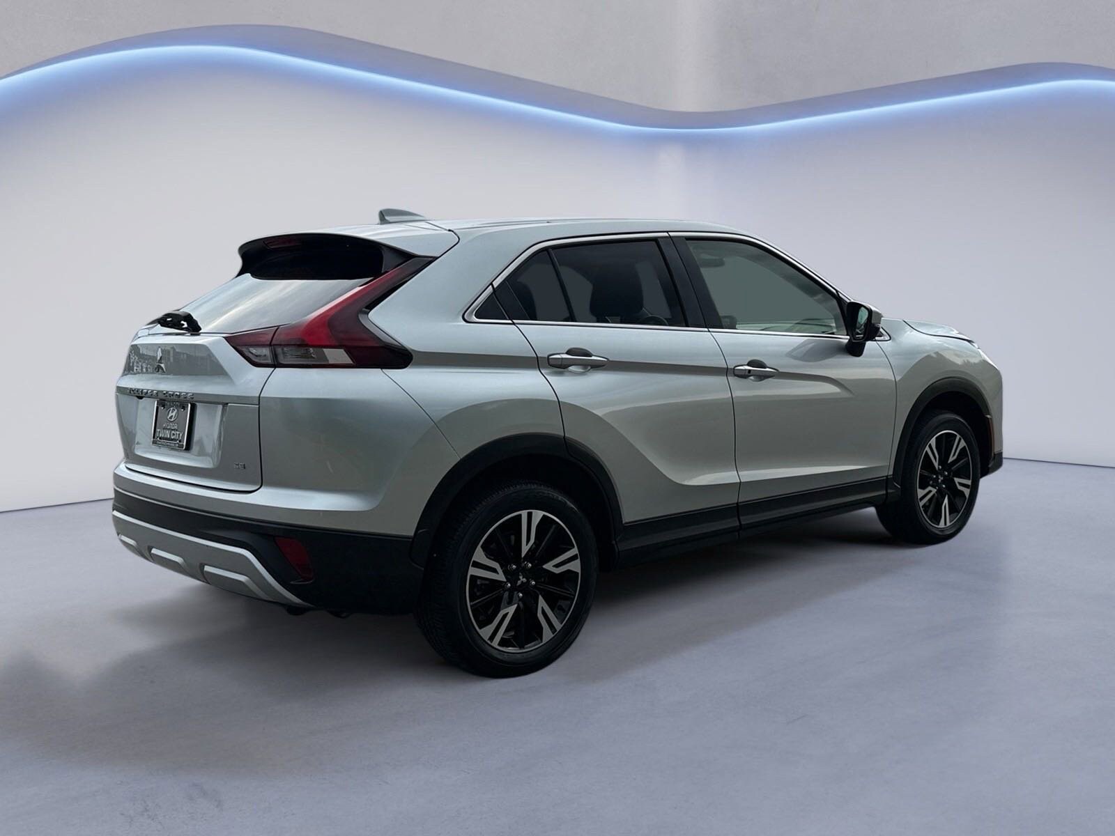 2024 Mitsubishi Eclipse Cross SE photo 2
