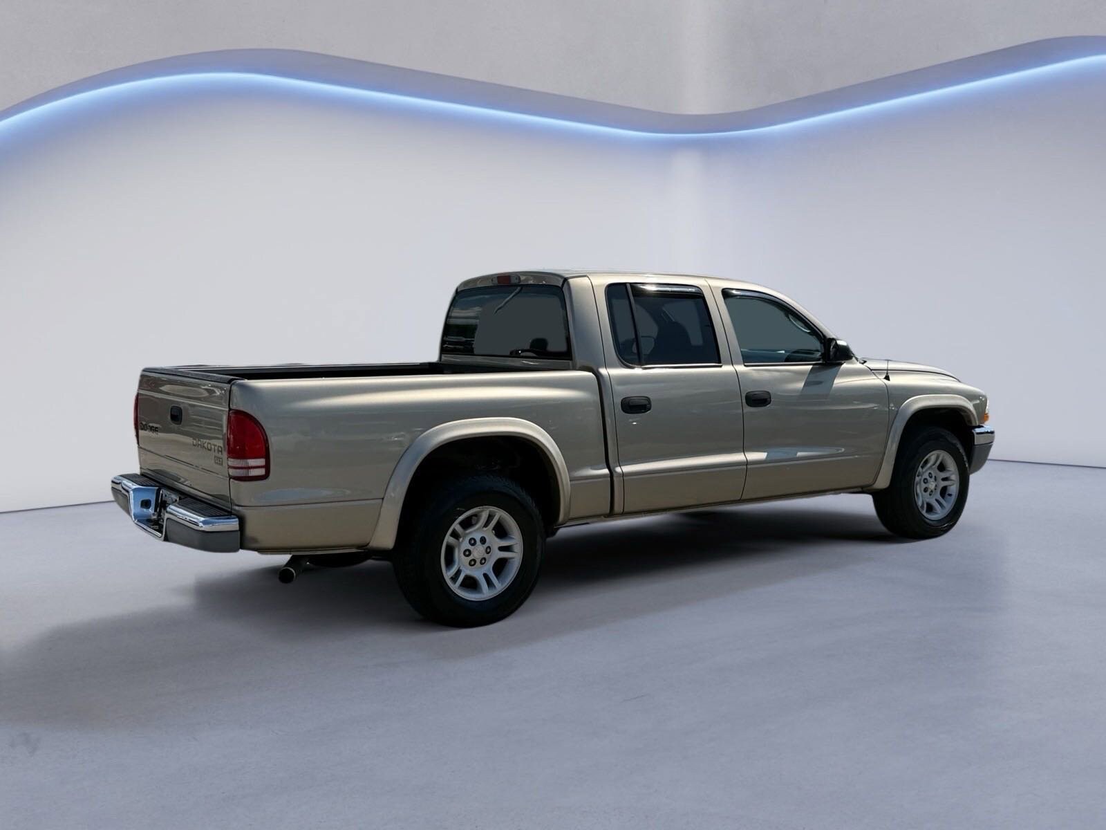 2004 Dodge Dakota Quad Cab SLT photo 3