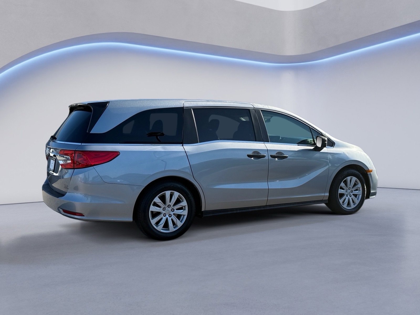2018 Honda Odyssey LX photo 3