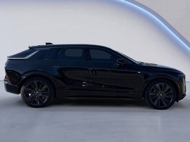 2024 Cadillac Lyriq Sport photo 2