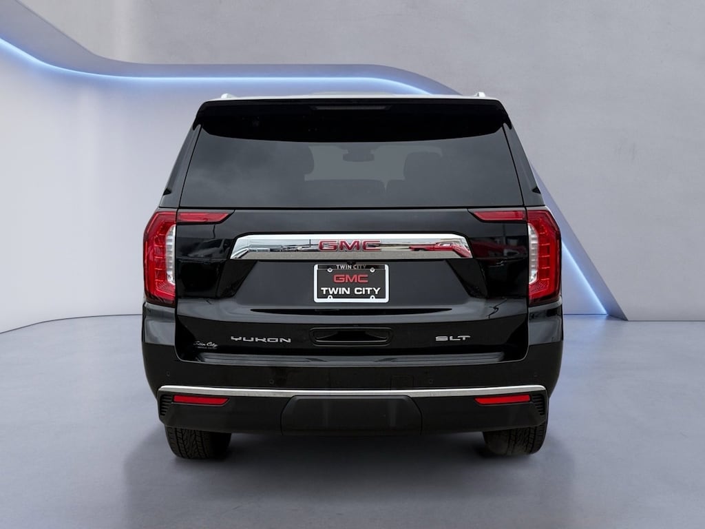 Used 2024 GMC Yukon XL SLT 4WD  SLT