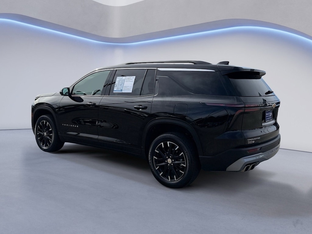 Used 2025 Chevrolet Traverse FWD LT FWD LT