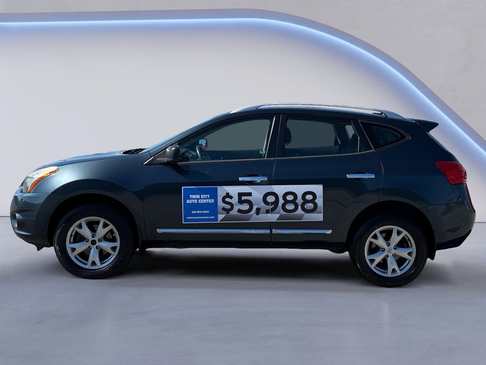 2014 Nissan Rogue Select S photo 2