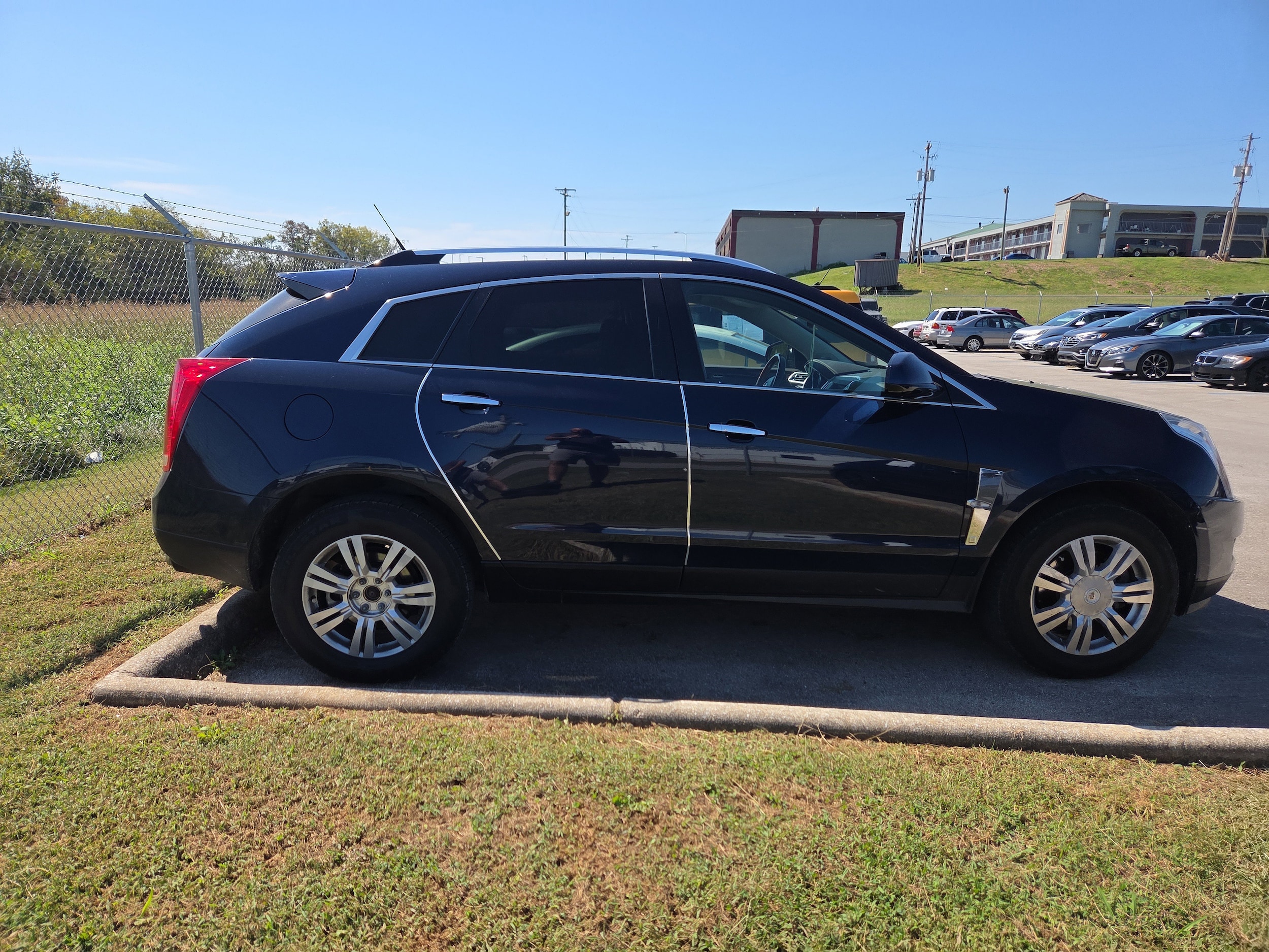 2010 Cadillac SRX Luxury photo 4