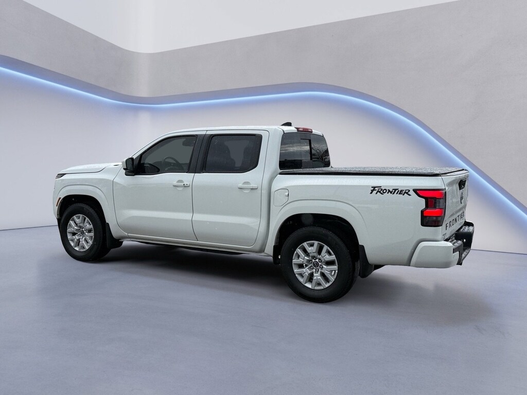 Used 2024 Nissan Frontier SV SV Crew Cab 4x2