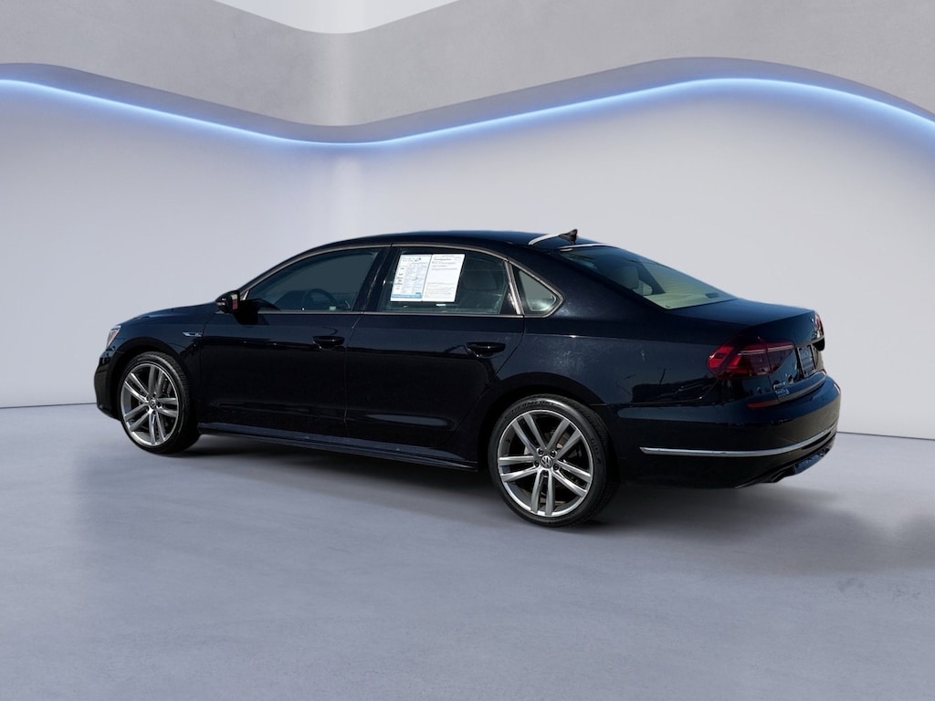 Used 2018 Volkswagen Passat R-Line Sedan