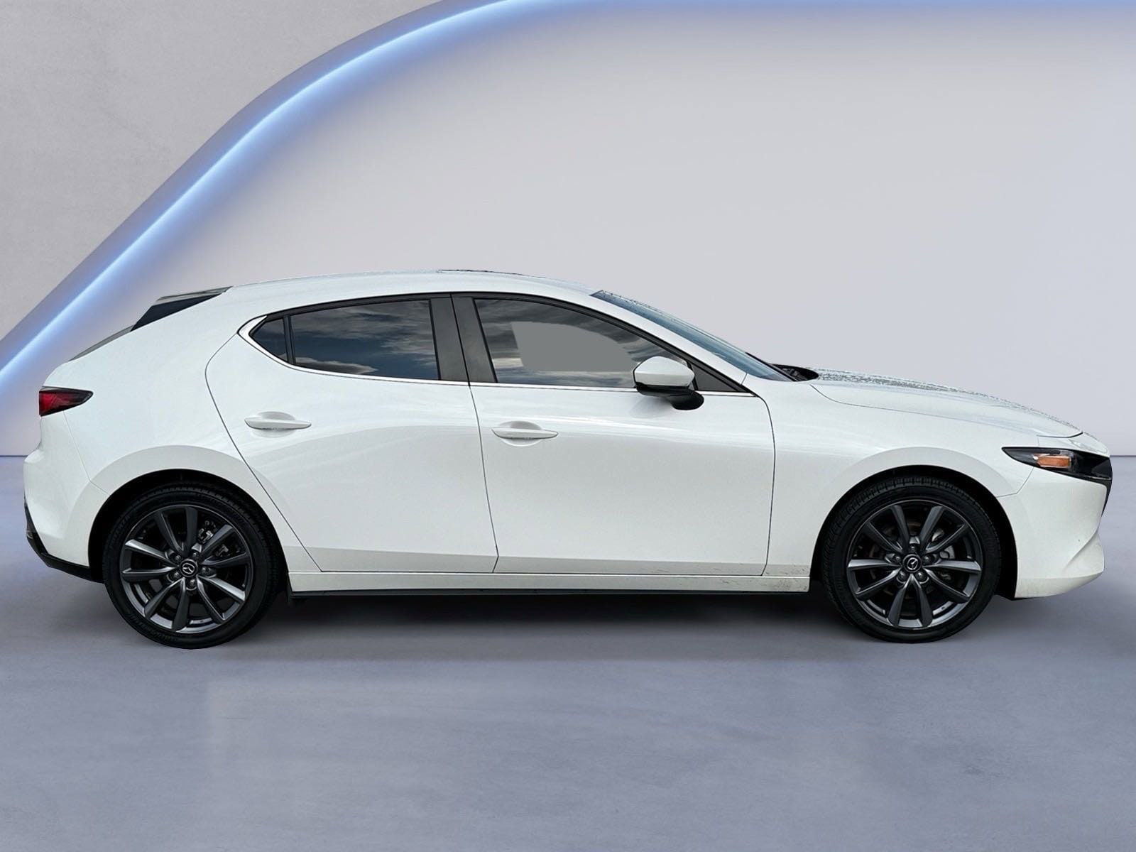 2022 Mazda Mazda3 Hatchback Preferred photo 2