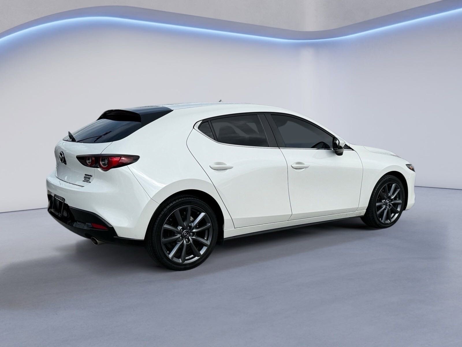 2022 Mazda Mazda3 Hatchback Preferred photo 3