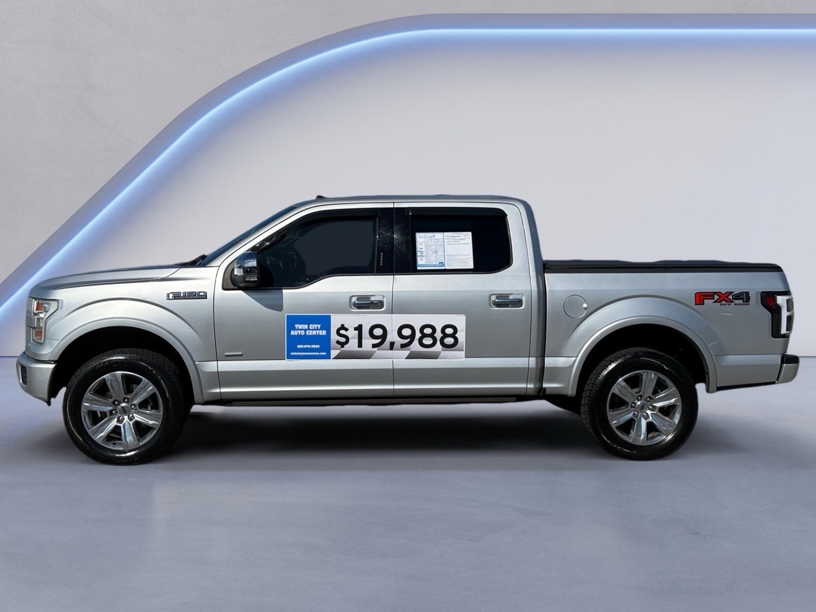 2017 Ford F-150 Platinum photo 2