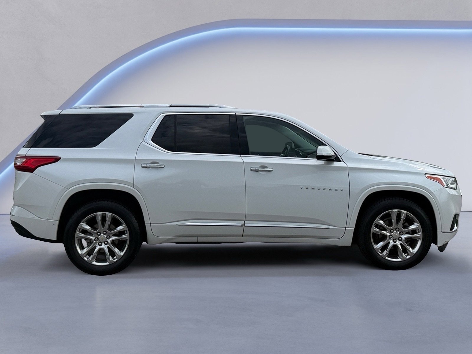 2018 Chevrolet Traverse High Country photo 2